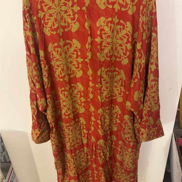 New Lexbreezy red gold kimono midi cover up Puakenikeni quilt flower size XL - Picture 4 of 10